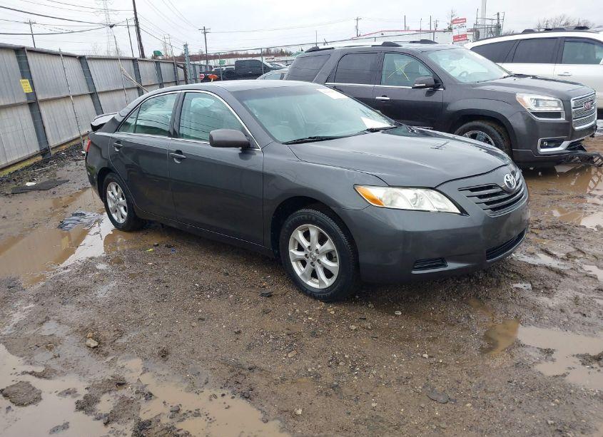 2008 Toyota Camry LE (VIN 4T1BE46KX8U749415) main photo