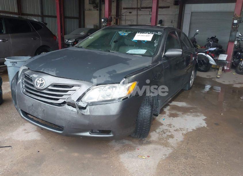 Photo 2 of 2008 Toyota Camry LE (VIN 4T1BE46KX8U757529)