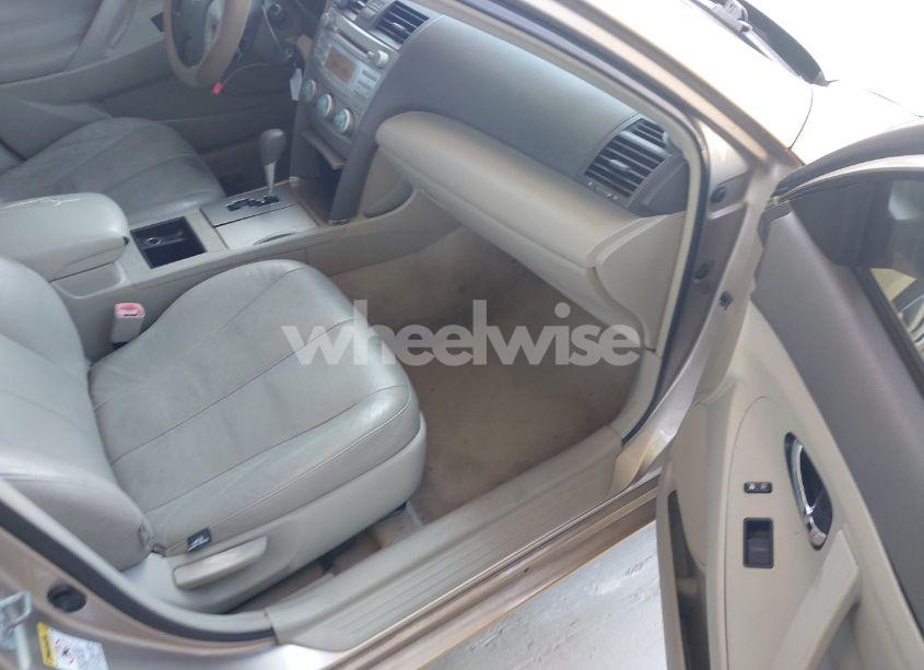 Photo 5 of 2009 Toyota Camry LE (VIN 4T1BE46KX9U263771)