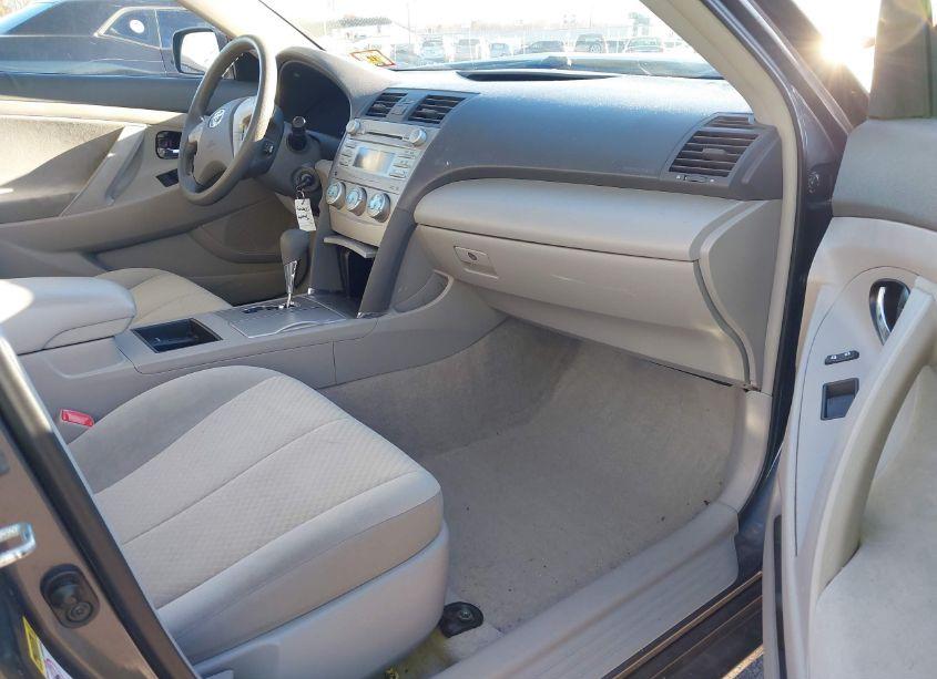 Photo 5 of 2009 Toyota Camry LE (VIN 4T1BE46KX9U288413)