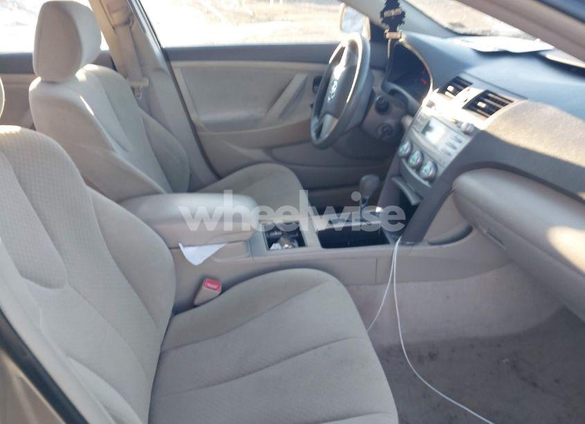 Photo 5 of 2009 Toyota Camry (VIN 4T1BE46KX9U300320)