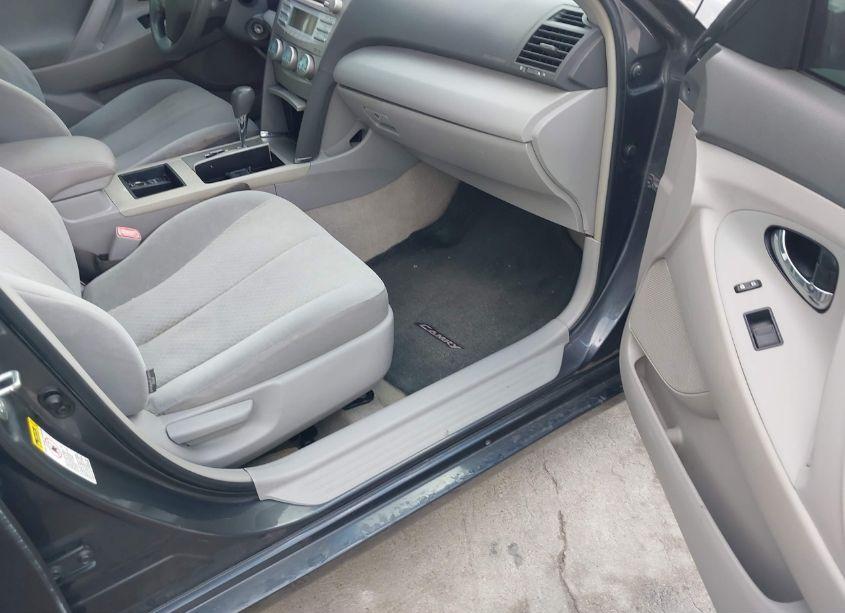 Photo 5 of 2009 Toyota Camry LE (VIN 4T1BE46KX9U342194)