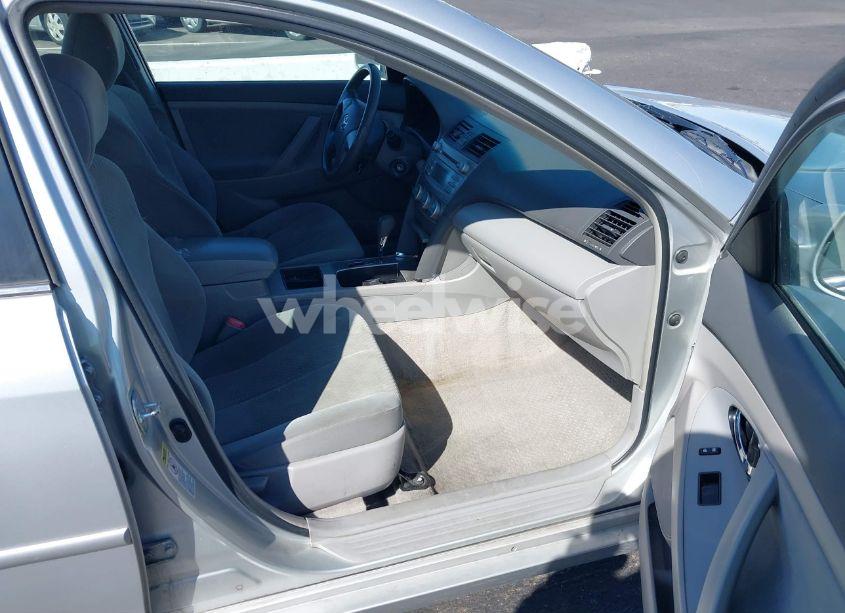 Photo 5 of 2009 Toyota Camry LE (VIN 4T1BE46KX9U353325)