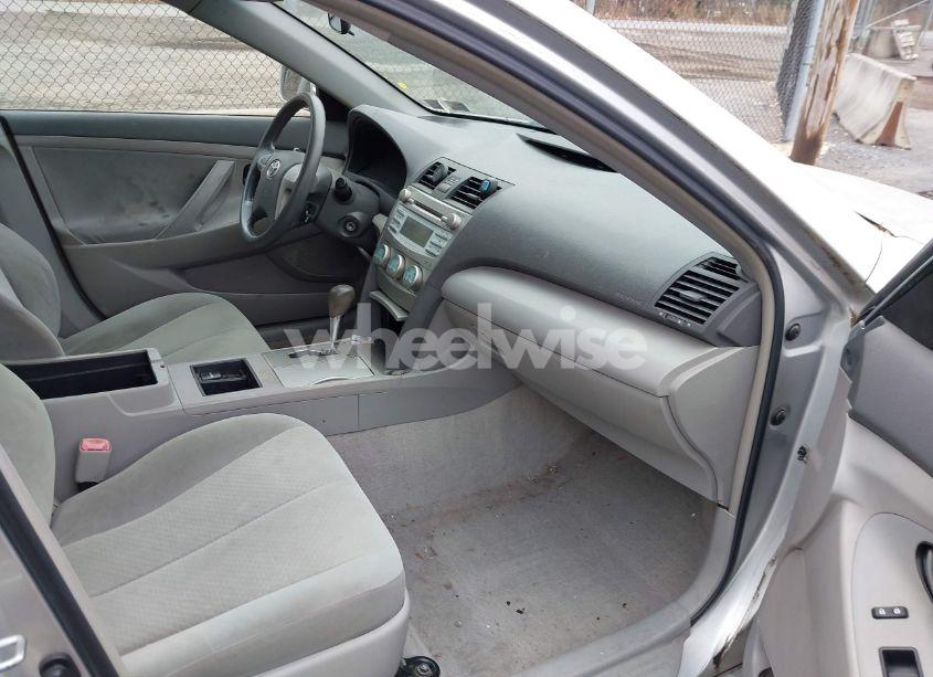 Photo 5 of 2009 Toyota Camry LE (VIN 4T1BE46KX9U371565)