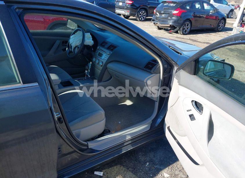 Photo 5 of 2009 Toyota Camry LE (VIN 4T1BE46KX9U375034)