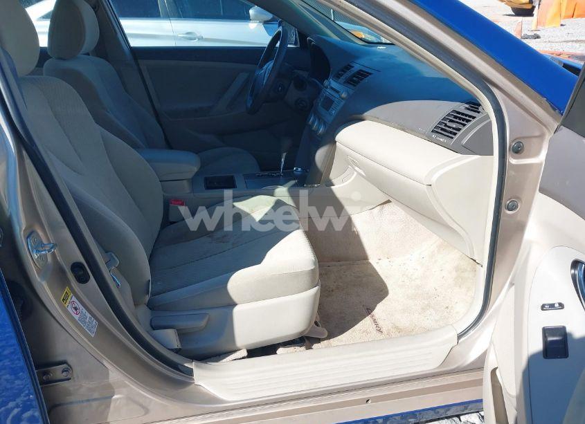 Photo 5 of 2009 Toyota Camry LE (VIN 4T1BE46KX9U387085)