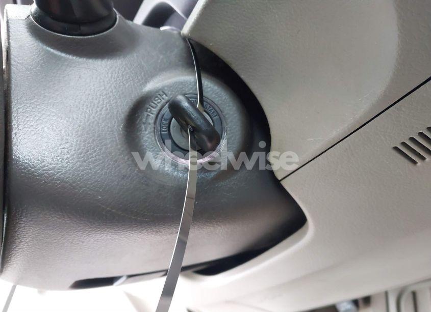 Photo 11 of 2009 Toyota Camry LE (VIN 4T1BE46KX9U807766)