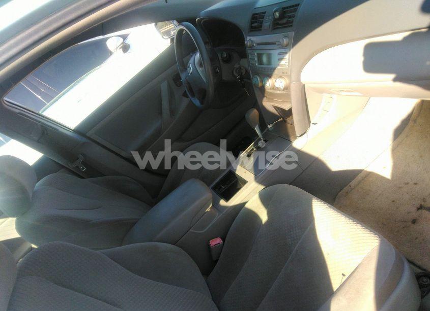 Photo 5 of 2009 Toyota Camry LE (VIN 4T1BE46KX9U810568)