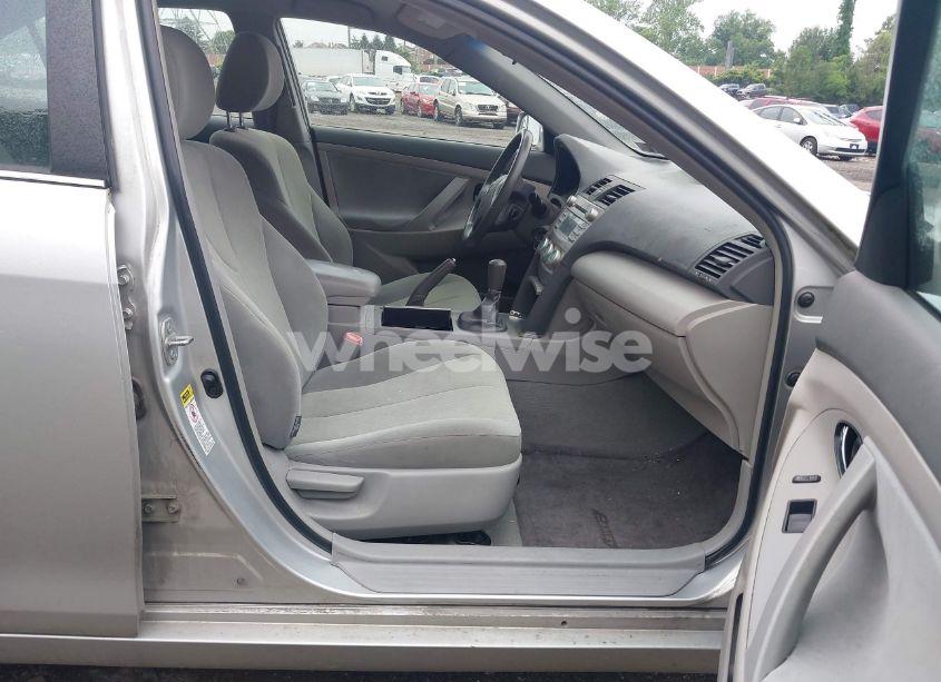 Photo 5 of 2009 Toyota Camry (VIN 4T1BE46KX9U811980)