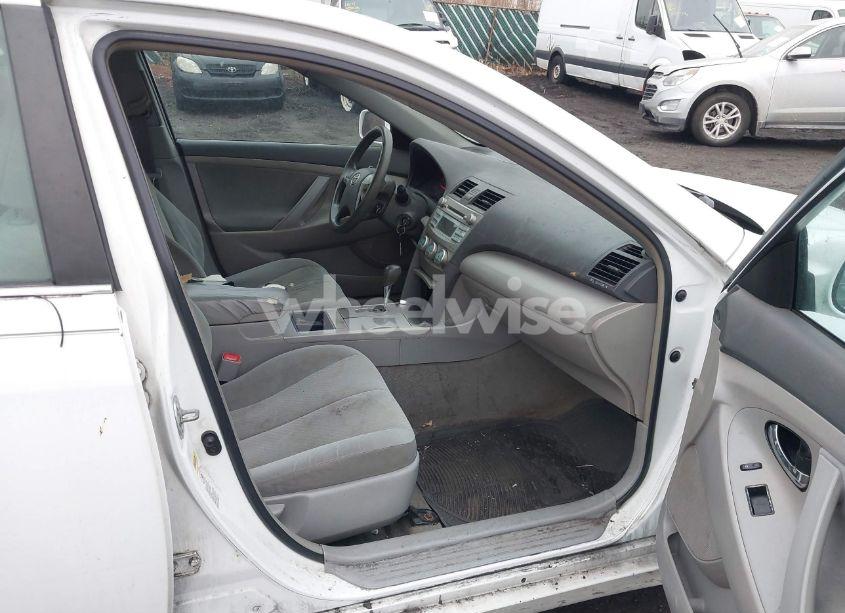 Photo 5 of 2009 Toyota Camry LE (VIN 4T1BE46KX9U814765)