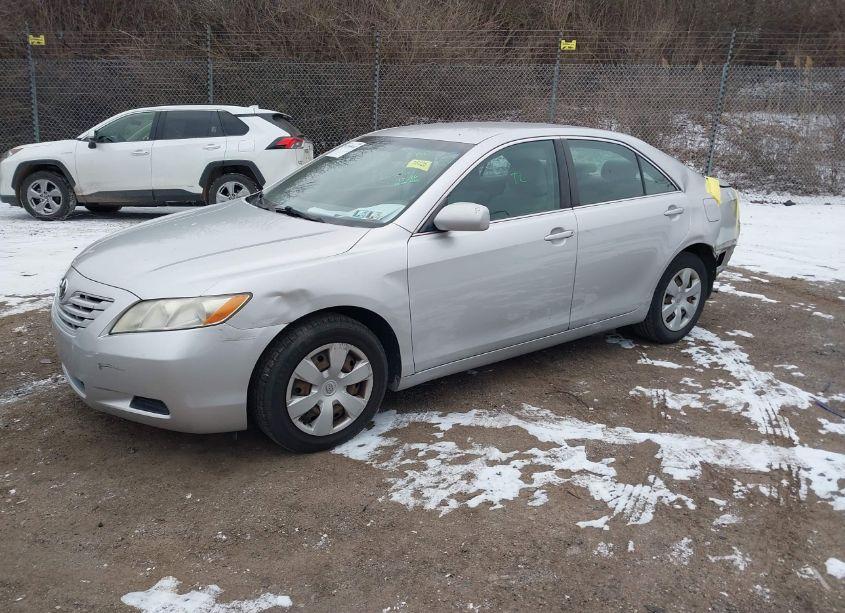 Photo 2 of 2009 Toyota Camry LE (VIN 4T1BE46KX9U820193)