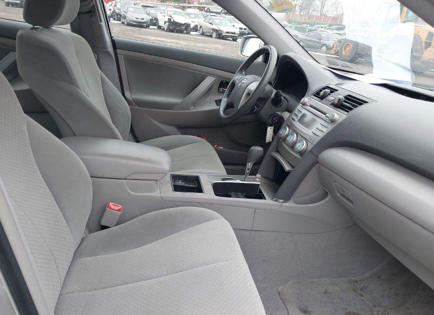 Photo 5 of 2009 Toyota Camry LE (VIN 4T1BE46KX9U820193)