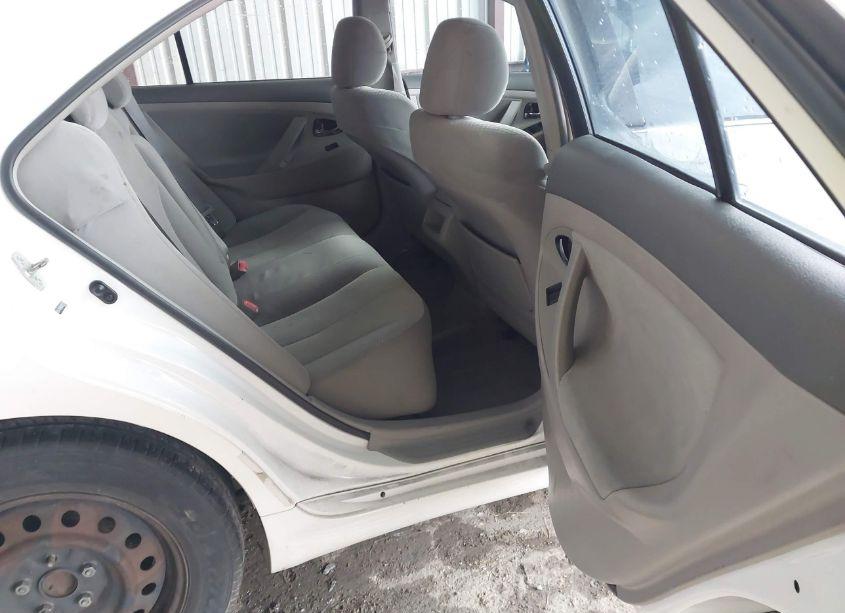 Photo 8 of 2009 Toyota Camry LE (VIN 4T1BE46KX9U821070)