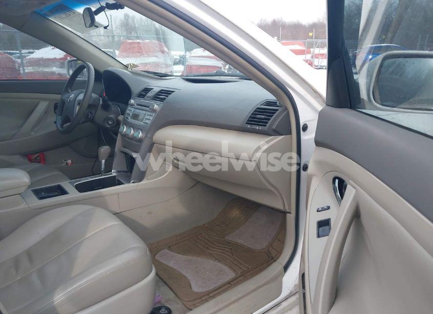 Photo 5 of 2009 Toyota Camry LE (VIN 4T1BE46KX9U826446)