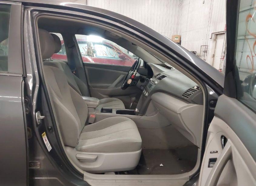 Photo 5 of 2009 Toyota Camry LE (VIN 4T1BE46KX9U833462)