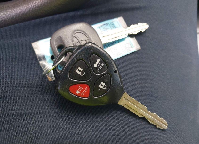 Photo 11 of 2009 Toyota Camry LE (VIN 4T1BE46KX9U835860)