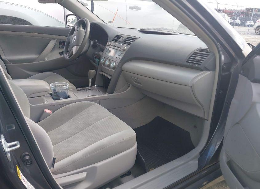 Photo 5 of 2009 Toyota Camry LE (VIN 4T1BE46KX9U835860)