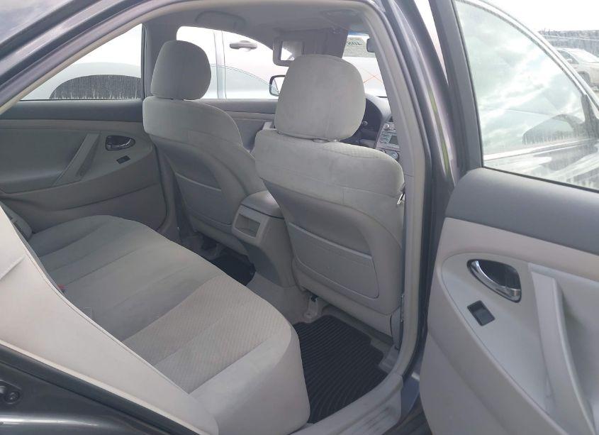 Photo 8 of 2009 Toyota Camry LE (VIN 4T1BE46KX9U835860)