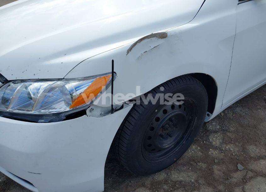 Photo 13 of 2009 Toyota Camry LE (VIN 4T1BE46KX9U847622)