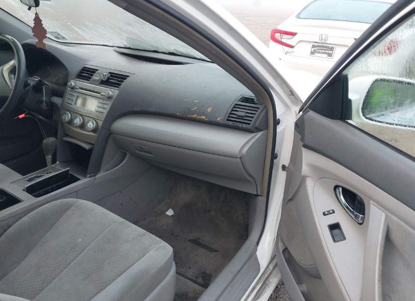 Photo 5 of 2009 Toyota Camry (VIN 4T1BE46KX9U849337)