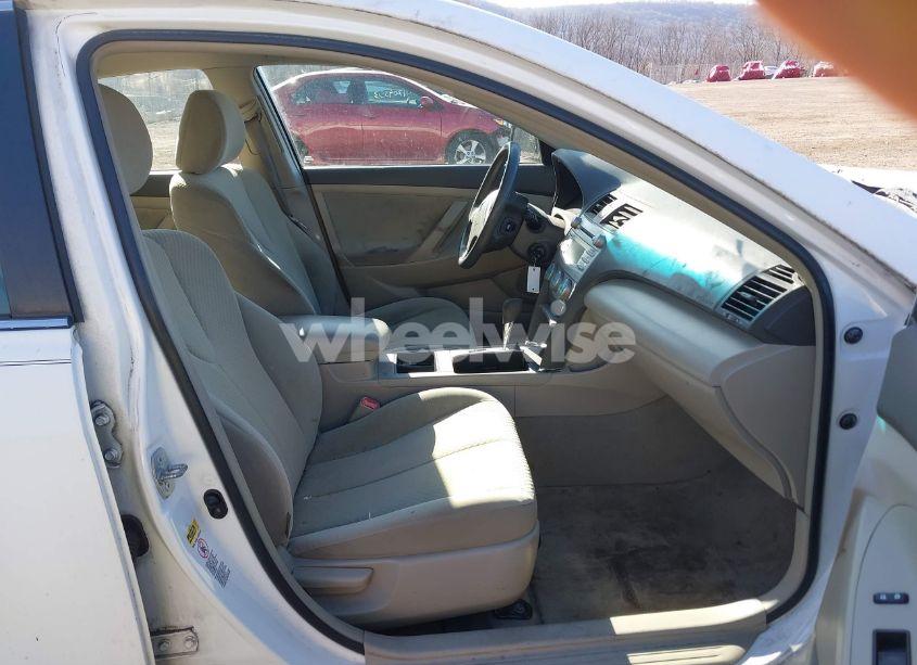 Photo 5 of 2009 Toyota Camry LE (VIN 4T1BE46KX9U855123)