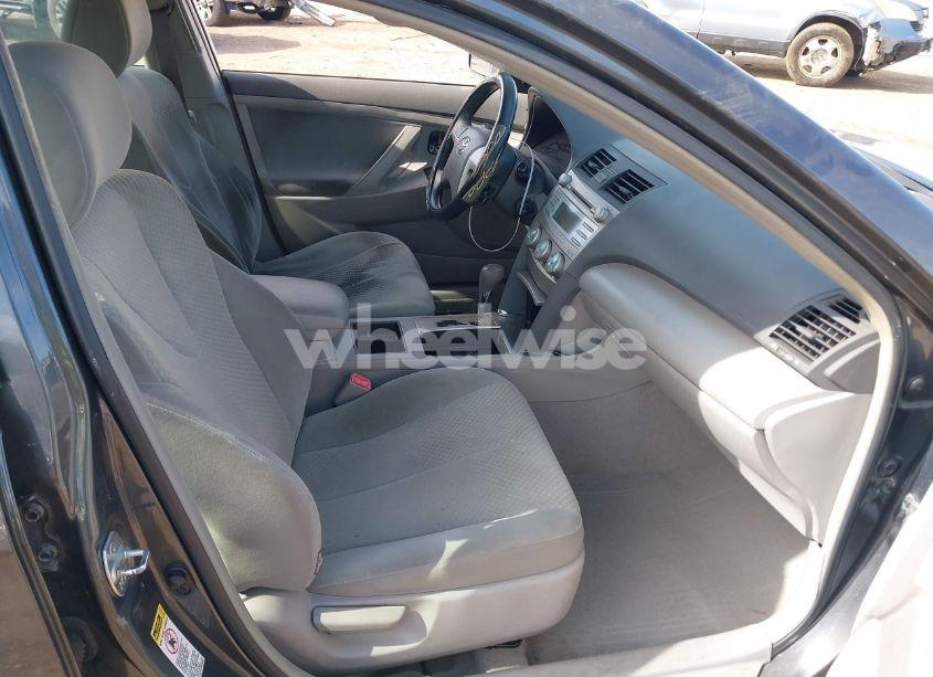 Photo 5 of 2009 Toyota Camry LE (VIN 4T1BE46KX9U902201)