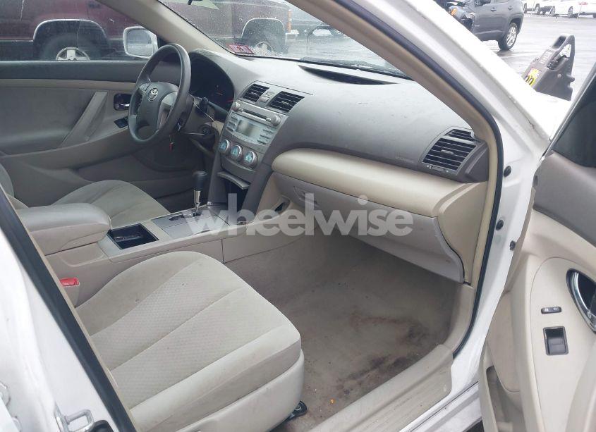 Photo 5 of 2009 Toyota Camry LE (VIN 4T1BE46KX9U908273)