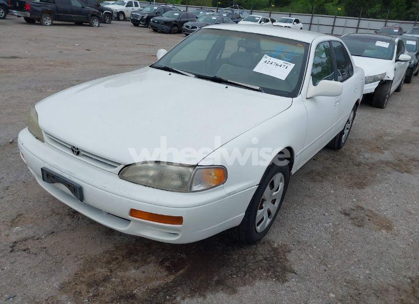 Photo 2 of 1996 Toyota Camry LE/XLE/SE (VIN 4T1BF12K0TU863496)