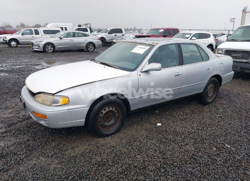 Photo 2 of 1996 Toyota Camry LE/XLE/SE (VIN 4T1BF12K1TU137601)