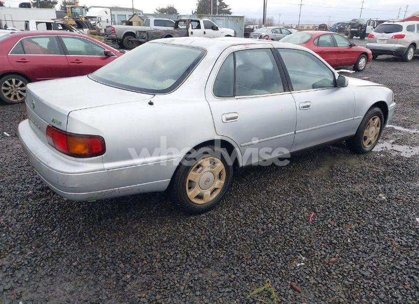 Photo 4 of 1996 Toyota Camry LE/XLE/SE (VIN 4T1BF12K1TU137601)