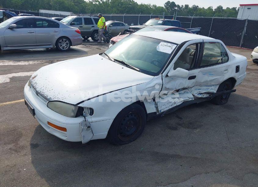 Photo 2 of 1996 Toyota Camry LE/XLE/SE (VIN 4T1BF12K1TU871333)