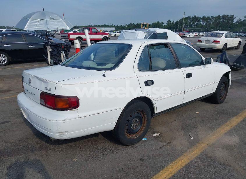 Photo 4 of 1996 Toyota Camry LE/XLE/SE (VIN 4T1BF12K1TU871333)