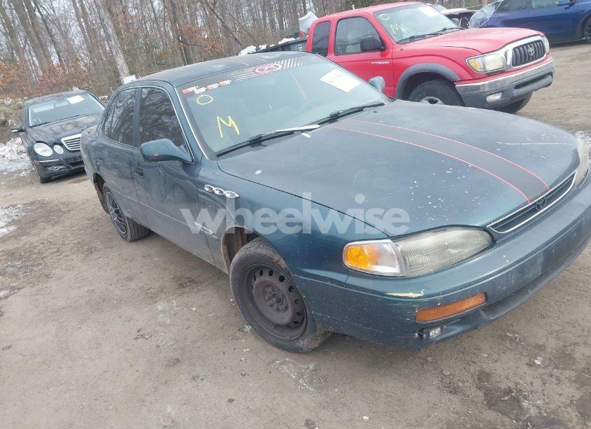 1996 Toyota Camry LE/XLE/SE (VIN 4T1BF12K2TU871468) main photo