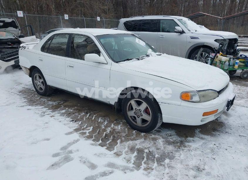 1996 Toyota Camry LE/XLE/SE (VIN 4T1BF12K6TU871781) main photo