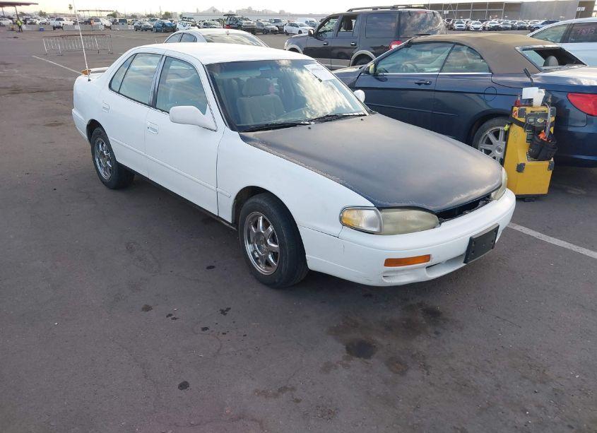 1996 Toyota Camry LE/XLE/SE (VIN 4T1BF12KXTU871864) main photo