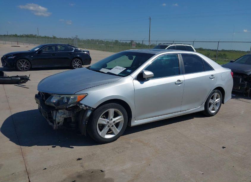 Photo 2 of 2012 Toyota Camry L/LE/SE/SE LIMITED EDITION/XLE (VIN 4T1BF1FK0CU051951)