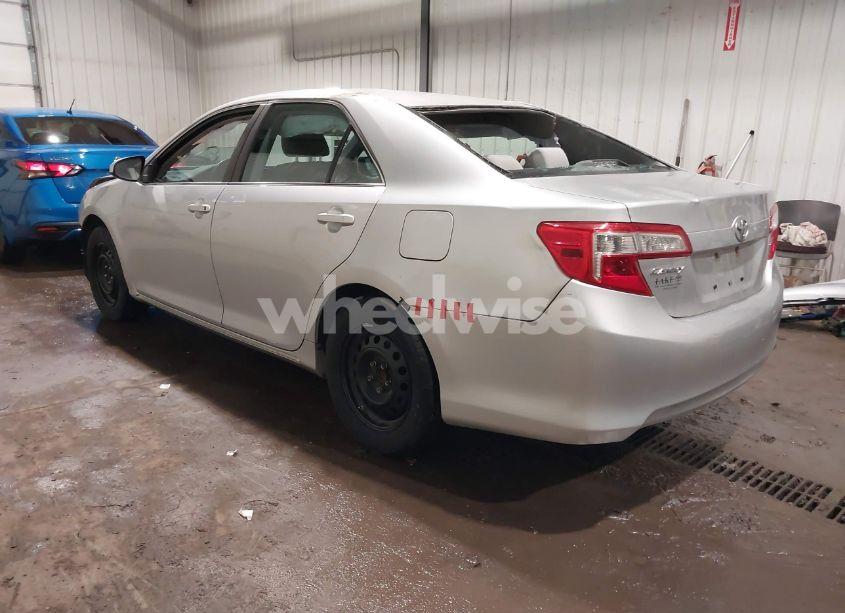Photo 3 of 2012 Toyota Camry LE (VIN 4T1BF1FK0CU076641)