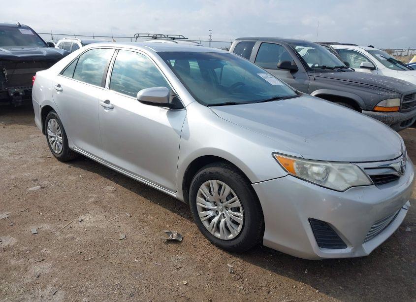 2012 Toyota Camry LE (VIN 4T1BF1FK0CU095870) main photo