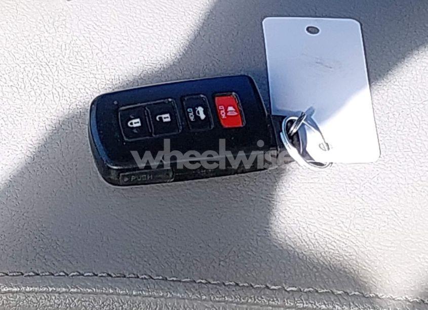 Photo 11 of 2012 Toyota Camry XLE (VIN 4T1BF1FK0CU108715)