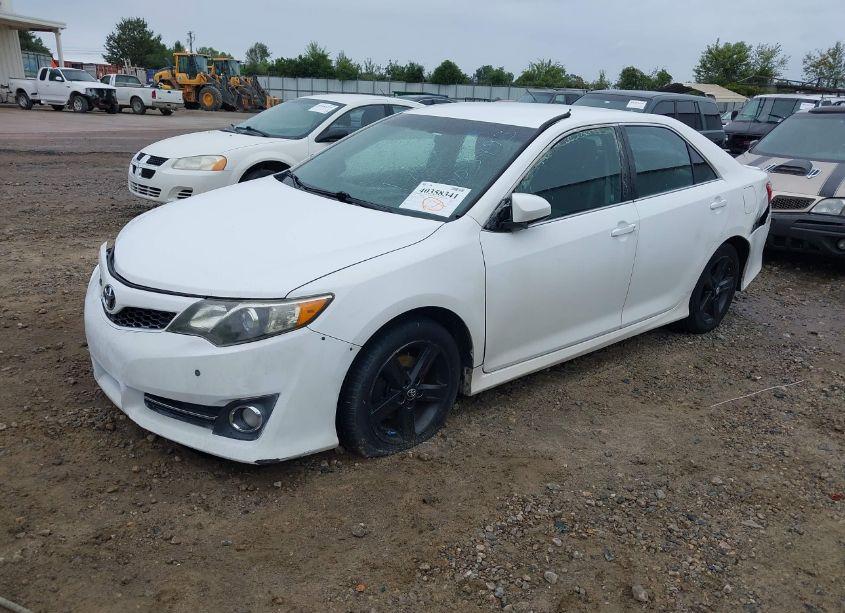 Photo 2 of 2012 Toyota Camry SE (VIN 4T1BF1FK0CU503493)