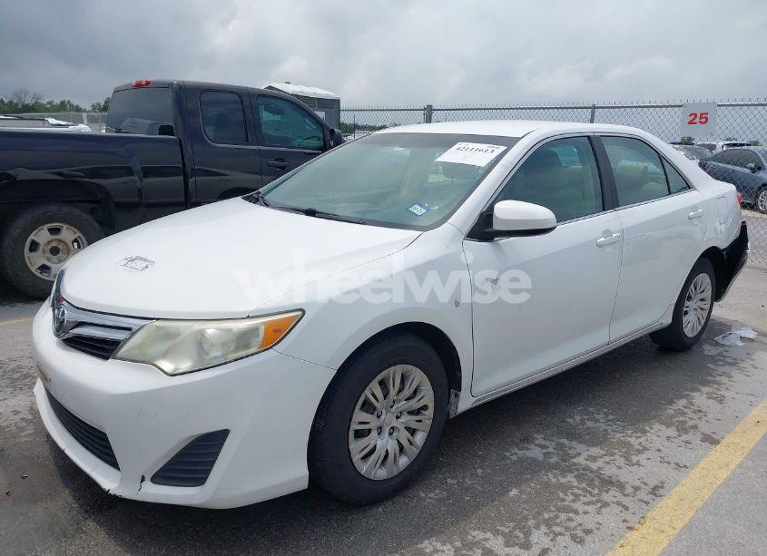 Photo 2 of 2012 Toyota Camry LE (VIN 4T1BF1FK0CU599089)