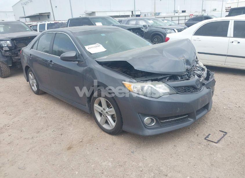2012 Toyota Camry SE (VIN 4T1BF1FK0CU631670) main photo