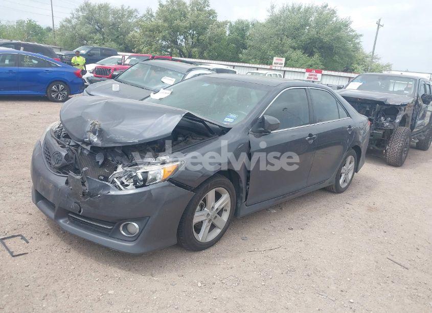 Photo 2 of 2012 Toyota Camry SE (VIN 4T1BF1FK0CU631670)