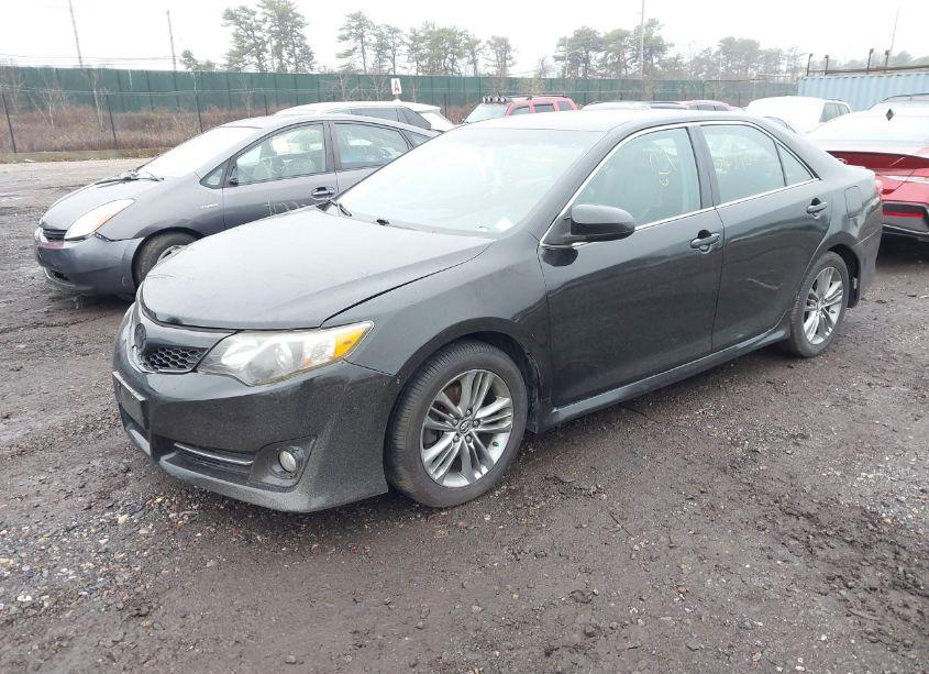 Photo 2 of 2013 Toyota Camry SE (VIN 4T1BF1FK0DU204877)