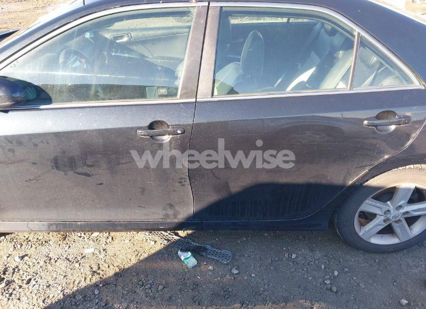 Photo 13 of 2013 Toyota Camry SE (VIN 4T1BF1FK0DU226071)