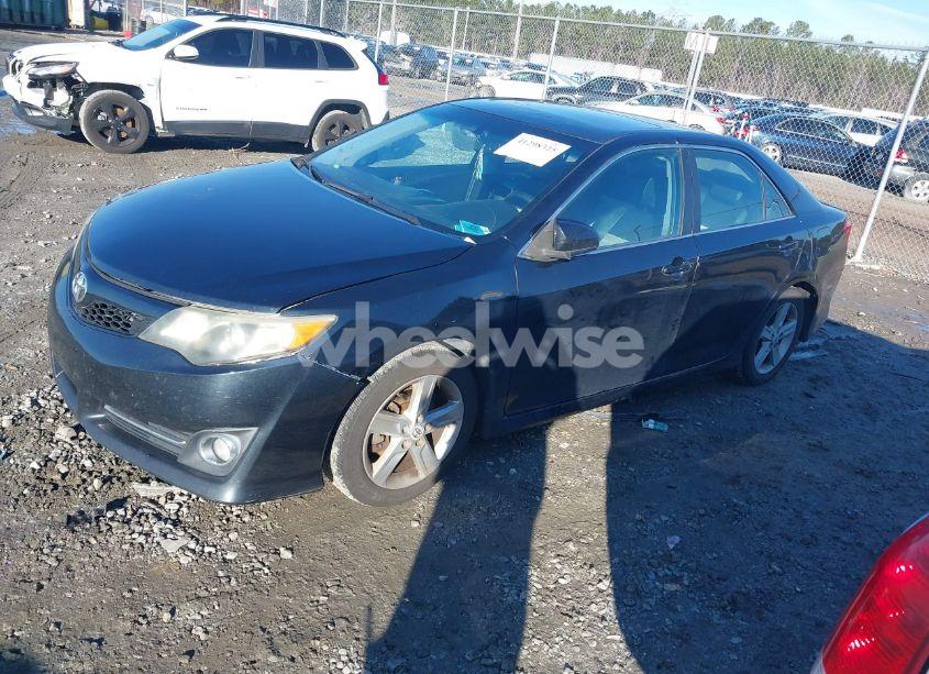 Photo 2 of 2013 Toyota Camry SE (VIN 4T1BF1FK0DU226071)