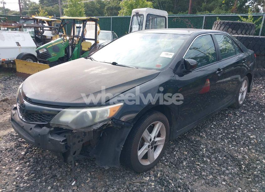 Photo 2 of 2013 Toyota Camry SE (VIN 4T1BF1FK0DU227172)