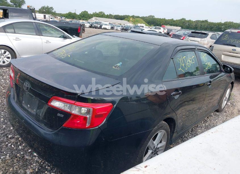 Photo 4 of 2013 Toyota Camry SE (VIN 4T1BF1FK0DU227172)