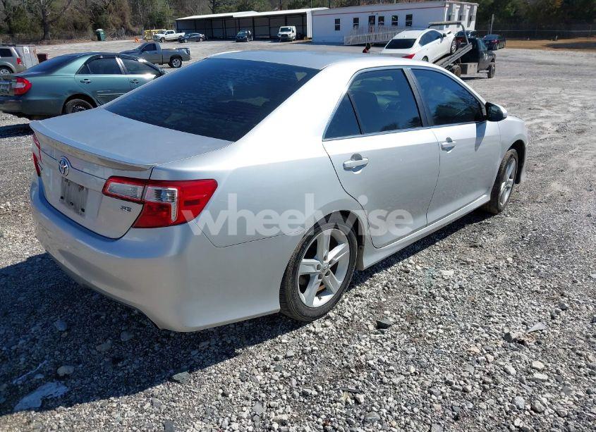 Photo 4 of 2013 Toyota Camry SE (VIN 4T1BF1FK0DU230444)