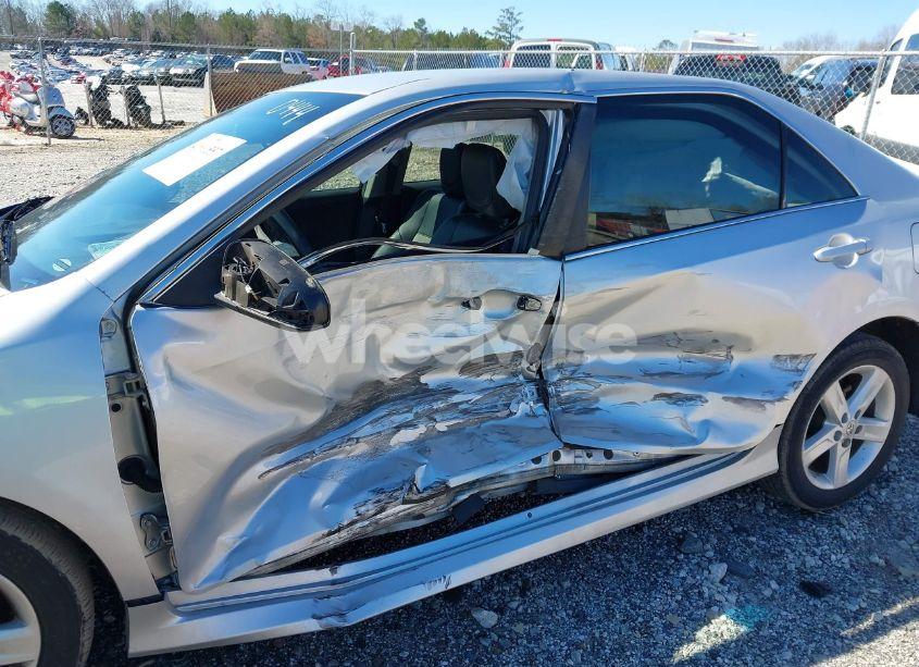 Photo 6 of 2013 Toyota Camry SE (VIN 4T1BF1FK0DU230444)